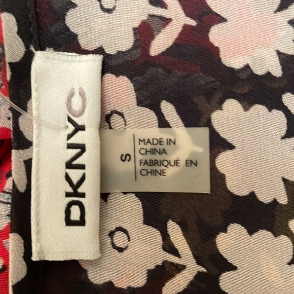 DKNYC Woman’s Sheet Flowered Tunic Size Small - Picture 7 of 10